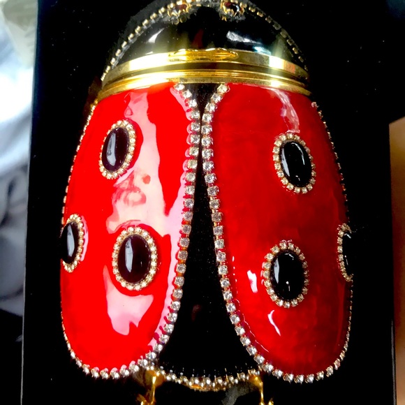 Vivian Alexander Ladybug purse - Picture 1 of 4